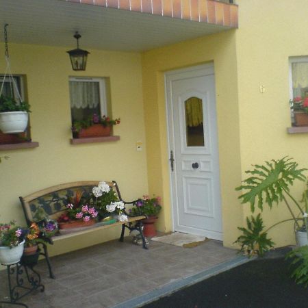 Chez Josephine Bed & Breakfast Metting Exterior photo